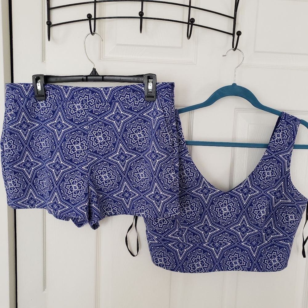 Matching crop short set